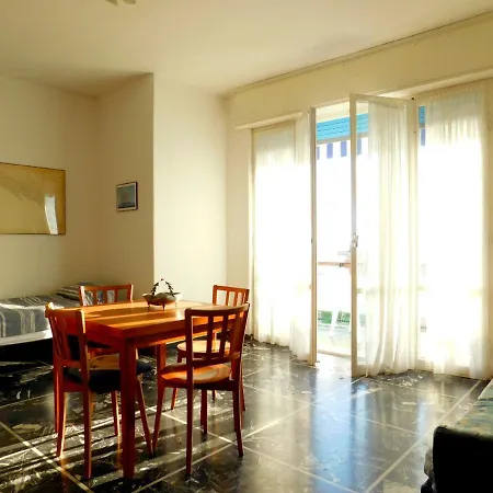 Balcone Con Vista Mare شقة *
